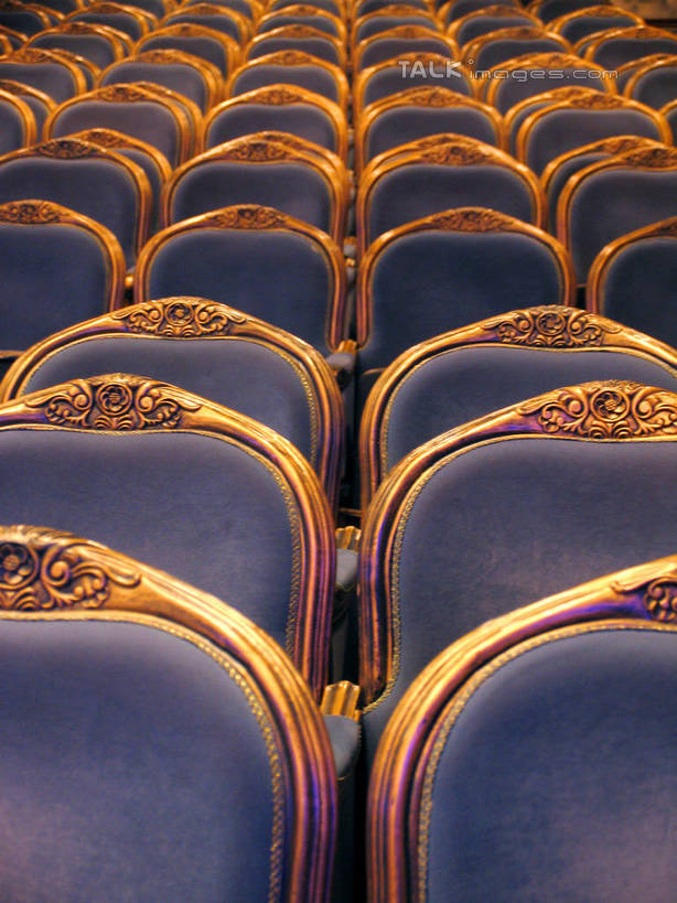 无人,竖图,室内,白天,正面,剧院,静物,椅子,一排,许多,整齐,并列,并排,很多,排列,金色,富贵,队列,平行,忠诚,富丽,名誉,荣华,彩图,剧场,shtjw1