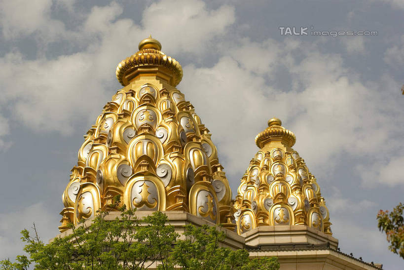 无人,宫殿,横图,室外,白天,仰视,旅游,度假,绘画,名胜古迹,植物,标志建筑,地标,建筑,雕塑,中国,亚洲,节日,遗迹,艺术,装饰,雕刻,雕像,浮雕,云,云朵,云彩,古迹,文化,文物,娱乐,建设,古建筑,江苏,无锡,树,树木,蓝色,绿色,白云,蓝天,天空,自然,工艺品,天,祈祷,享受,休闲,健康,旅游胜地,放松,许愿,宗教,佛教,信仰,生长,晴朗,成长,纪念,祈求,美术,宫廷,主题,陈列,古文明,东亚,江苏省,灵山胜境,中华人民共和国,华东地区,苏,功能,美学,无锡市,王宫,释教,平安,晴空,画画,彩图,低角度拍摄,皇宫,灵山梵宫,太湖国家旅游度假区滨湖区,shwf1