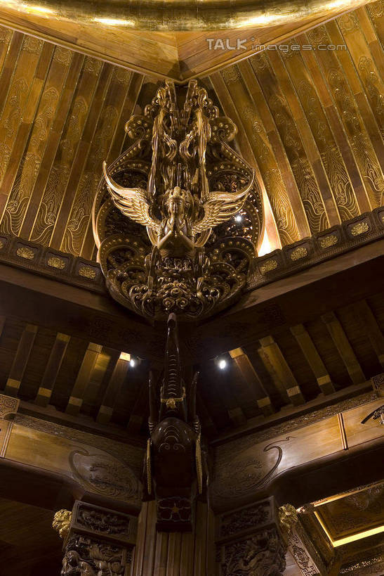 无人,宫殿,竖图,室内,白天,仰视,旅游,度假,名胜古迹,标志建筑,地标,建筑,雕塑,中国,亚洲,阴影,节日,遗迹,艺术,装饰,光线,雕刻,雕像,影子,灯光,古迹,文化,文物,娱乐,建设,古建筑,江苏,无锡,工艺品,祈祷,享受,休闲,健康,旅游胜地,放松,许愿,宗教,佛教,信仰,纪念,祈求,美术,宫廷,主题,陈列,古文明,东亚,江苏省,灵山胜境,中华人民共和国,华东地区,苏,功能,美学,无锡市,王宫,释教,平安,彩图,低角度拍摄,皇宫,灵山梵宫,太湖国家旅游度假区滨湖区,shwf1