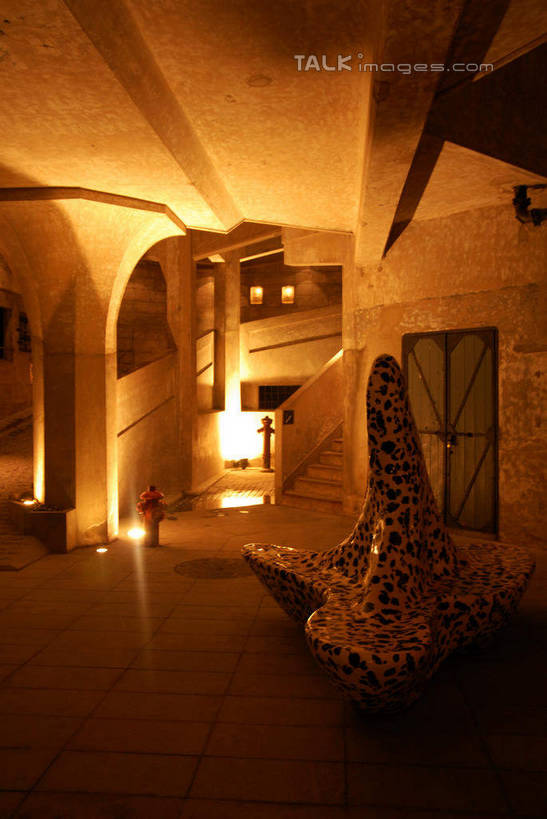 无人,工厂,竖图,室内,白天,正面,旅游,度假,建材,标志建筑,地标,建筑,照明,上海,中国,亚洲,阴影,反射,材料,影子,柱子,混凝土,灯光,娱乐,建设,1933创意园,虹口区,吊灯,水泥,灯,灯具,享受,休闲,旅游胜地,放松,建造,照亮,申,照明设备,东亚,上海市,中华人民共和国,沪,华东地区,彩图,工地,制造厂,上海1933,1933老场房,shwf1