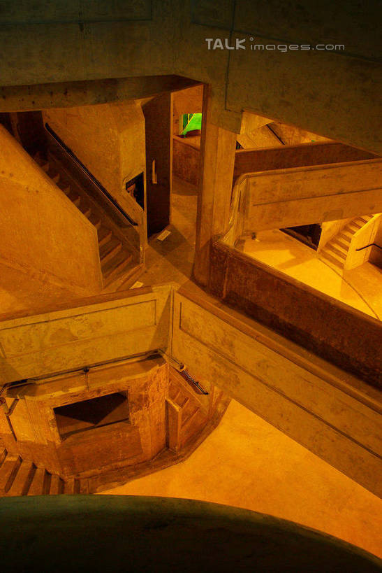 无人,工厂,栏杆,竖图,俯视,室内,白天,旅游,度假,楼梯,标志建筑,地标,建筑,上海,中国,亚洲,扶手,阶梯,娱乐,建设,1933创意园,虹口区,护栏,台阶,享受,休闲,旅游胜地,放松,申,东亚,上海市,中华人民共和国,沪,华东地区,螺旋状,彩图,高角度拍摄,螺旋形,螺旋形状,螺旋型,工地,制造厂,上海1933,1933老场房,shwf1