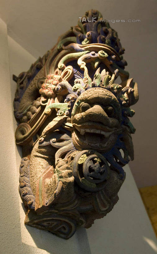 无人,竖图,俯视,室内,特写,白天,成功,静物,木雕,雕塑,阴影,艺术,装饰,反射,龙,雕刻,雕像,影子,工艺品,纪念,美术,高贵,主题,图腾,传说,陈列,功能,美学,祥瑞,灵兽,权势,尊荣,幸运,彩图,高角度拍摄,shwf1