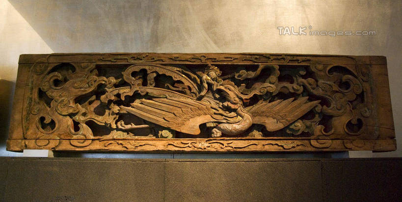 无人,横图,室内,特写,白天,正面,幸福,鸟,静物,木雕,雕塑,阴影,艺术,装饰,反射,凤凰,鸟类,雕刻,雕像,影子,工艺品,和谐,纪念,美术,吉祥,主题,图腾,陈列,功能,美学,凤,祥瑞,凰,丹鸟,鶤鸡,威凤,彩图,shwf1