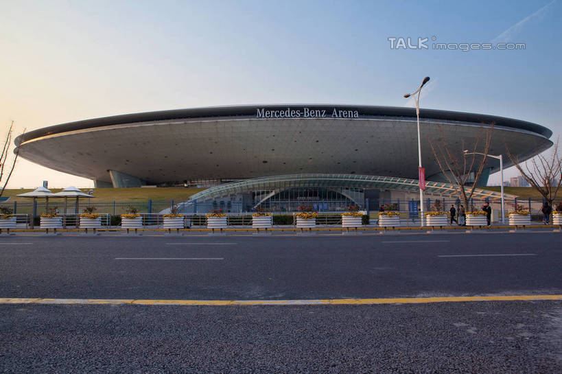 无人,横图,室外,白天,正面,度假,草地,草坪,美景,植物,楼梯,城市风光,城市,道路,路,路灯,公路,照明,上海,中国,亚洲,阴影,光线,影子,阶梯,景观,灯光,分界线,地面,停车线,交通,娱乐,台阶,灯,草,蓝色,绿色,蓝天,天空,阳光,天,享受,休闲,世博文化中心,上海世博馆,世博馆,上海世博会,世博,世博会,景色,放松,晴朗,车行道,车行道分界线,照亮,申,照明设备,标线,东亚,车行线,世博园,上海市,万里无云,中华人民共和国,沪,华东地区,晴空,晴空万里,马路,彩图,梅赛德斯.奔驰文化中心,梅赛德斯奔驰文化中心,上海梅赛德斯.奔驰文化中心,shwf1