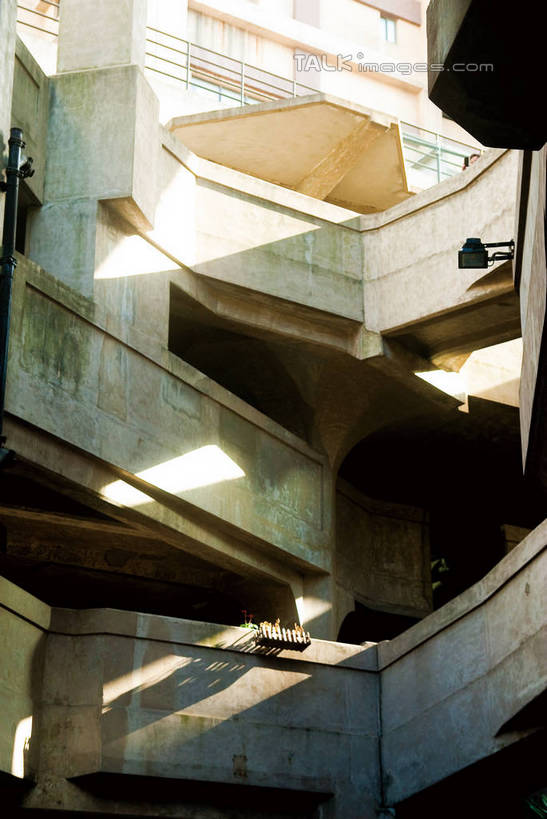 无人,栏杆,竖图,室内,白天,仰视,度假,美景,楼梯,城市风光,标志建筑,城市,地标,建筑,上海,中国,亚洲,阴影,光线,扶手,影子,房屋,阶梯,墙,屋子,景观,娱乐,虹口区,护栏,楼房,墙壁,墙面,台阶,阳光,享受,休闲,景色,放松,申,修建,东亚,多伦路,上海市,中华人民共和国,沪,华东地区,修筑,屠宰场,彩图,低角度拍摄,房子,1933老场坊,shwf1