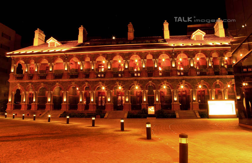 无人,家,横图,室外,夜晚,仰视,度假,美景,植物,别墅,窗户,门,城市风光,标志建筑,城市,道路,地标,路,路灯,夜景,公路,照明,上海,中国,亚洲,阴影,光线,影子,房屋,屋子,景观,公寓,灯光,地面,交通,娱乐,洋房,楼房,玻璃窗,住宅,灯,树,树木,绿色,天空,自然,门框,天,享受,休闲,景色,放松,生长,成长,照亮,申,照明设备,黄浦区,东亚,思南公馆,思南路,上海市,中华人民共和国,沪,华东地区,马路,彩图,低角度拍摄,房子,shwf1