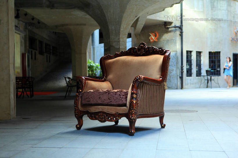 无人,横图,室外,白天,正面,度假,复古,美景,窗户,沙发,城市风光,标志建筑,城市,地标,建筑,上海,中国,亚洲,阴影,花纹,装饰,光线,影子,柱子,房屋,墙,屋子,景观,地面,古典,娱乐,虹口区,楼房,玻璃窗,墙壁,墙面,阳光,享受,休闲,景色,放松,华丽,修饰,点缀,申,古旧,修建,布艺沙发,东亚,多伦路,上海市,中华人民共和国,沪,华东地区,衬托,美观,雅致,雅观,修筑,屠宰场,彩图,房子,1933老场坊,shwf1