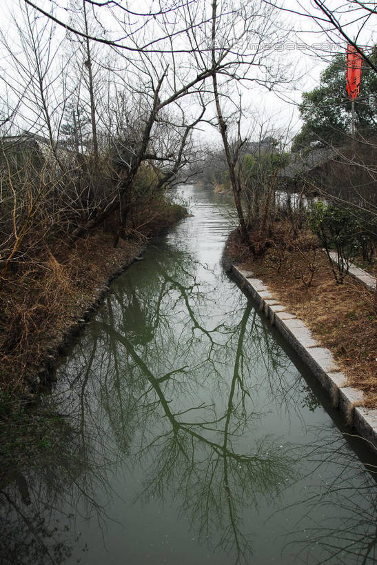 无人,公园,家,码头,竖图,室外,白天,正面,旅游,度假,河流,美景,水,植物,港口,中国,亚洲,阴影,光线,影子,房屋,屋子,河水,景观,水流,枝条,娱乐,浙江,楼房,住宅,树,树木,树枝,浙江省,蓝色,绿色,蓝天,天空,阳光,自然,天,享受,休闲,瓦房,景色,放松,生长,晴朗,成长,杭州,西溪,自然风光,东亚,杭州市,万里无云,中华人民共和国,华东地区,省会,浙,虬枝,枝杈,西湖区,晴空,晴空万里,彩图,房子,摆渡口,埠头,渡口,渡头,港湾,海港,货运码头,口岸,商港,西溪国家湿地公园,杭州之肺,杭州西溪国家湿地公园,shwf1
