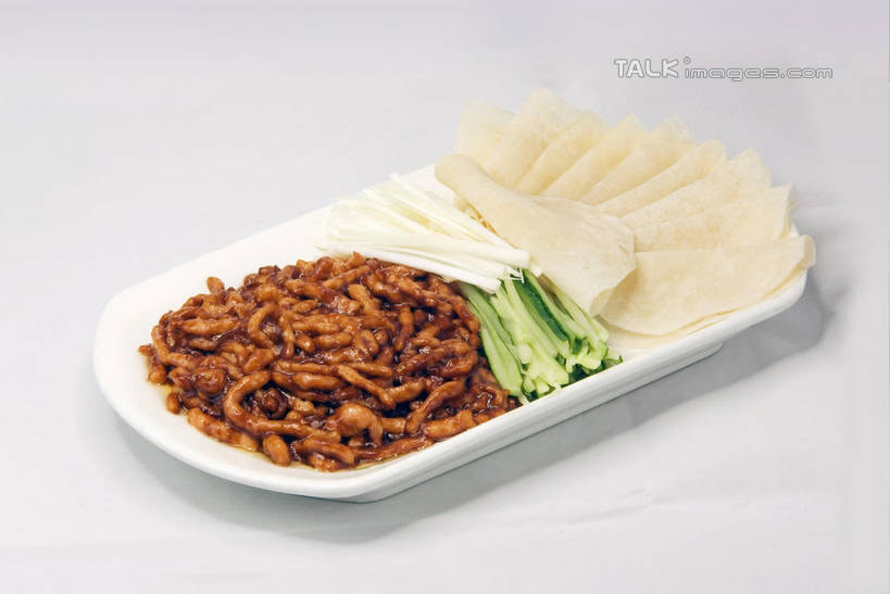 面食,无人,横图,俯视,室内,特写,白天,烹饪,中餐,黄瓜,蔬菜,阴影,灰色背景,新鲜,反射,影子,面,肉,料理,食品,猪肉,京酱肉丝,菜肴,美食,肉类,食物,中式,摄影,佳肴,有机食品,绿色食品,影棚,面皮,里脊肉,肉食,豚肉,北京菜,京帮菜,京菜,青瓜,胡瓜,彩图,高角度拍摄,影棚拍摄,拍摄,里脊,猪里脊肉,shwf1