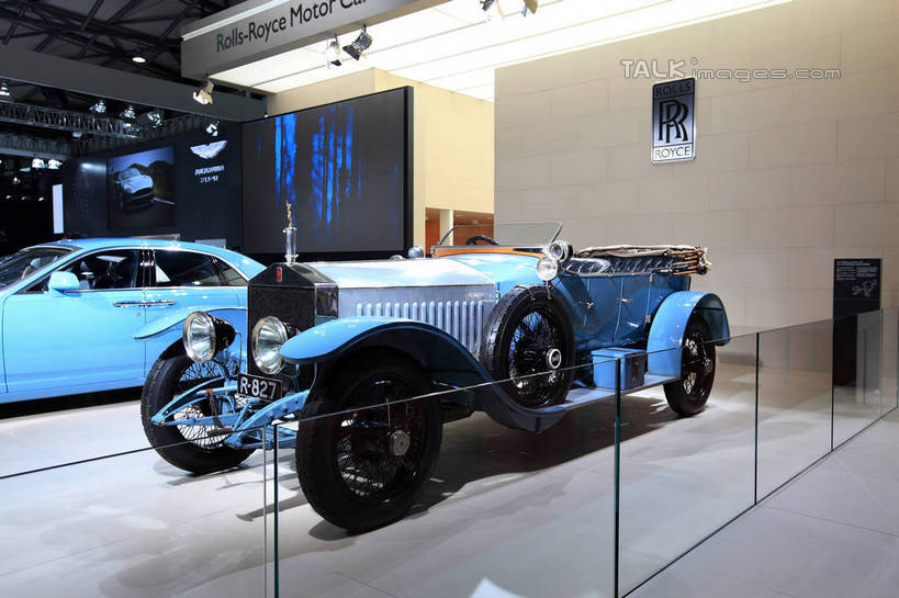 无人,横图,室内,白天,正面,汽车,古董车,上海,中国,亚洲,停靠,阴影,光线,影子,灯光,车,蓝色,交通工具,展示,展览,车展,申,停泊,载具,老爷车,东亚,闵行区,上海市,上海车展,劳斯莱斯,上海国际展览中心,中华人民共和国,沪,华东地区,彩图,劳斯莱斯银魅,虹桥经济技术开发区,汽车展览,上海虹桥经济技术开发区,2013年上海第十五届国际汽车展,2013上海车展,上海国际汽车工业展览会,shwf1