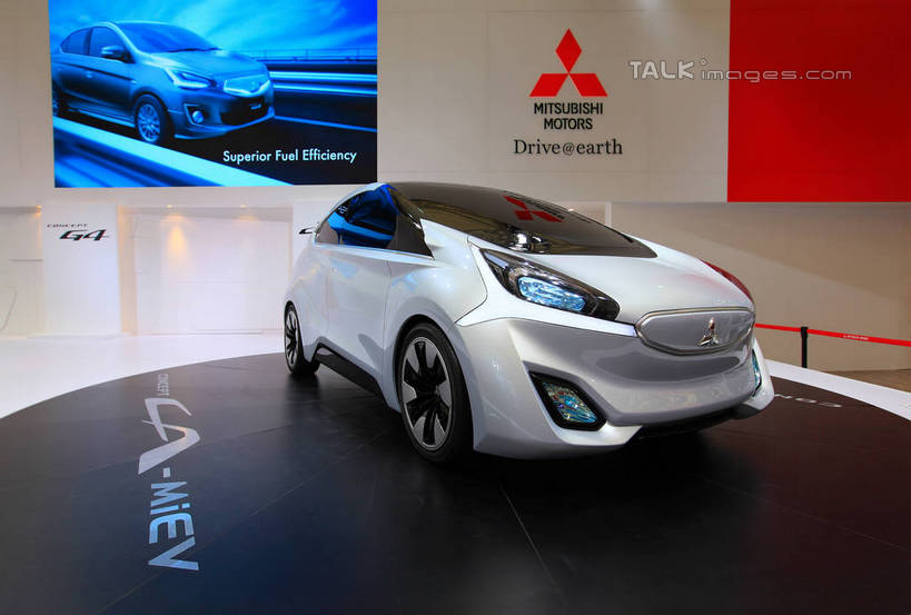 无人,横图,室内,白天,正面,技术,科技,汽车,上海,中国,亚洲,一辆,停靠,阴影,光线,影子,灯光,车,交通工具,轿车,展示,展览,车展,申,未来,停泊,载具,东亚,闵行区,概念车,上海市,上海车展,上海国际展览中心,中华人民共和国,沪,华东地区,独特,新颖,彩图,虹桥经济技术开发区,汽车展览,上海虹桥经济技术开发区,2013年上海第十五届国际汽车展,2013上海车展,上海国际汽车工业展览会,三菱,三菱汽车,三菱CA-MiEVConcept,shwf1