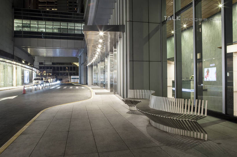 无人,商店,横图,室外,夜晚,正面,购物,度假,消费,美景,城市风光,超市,城市,商场,夜景,照明,上海,中国,亚洲,阴影,光线,信息,影子,景观,灯光,娱乐,顶灯,海报,广告,灯,南京西路,灯具,享受,休闲,景色,放松,金融,百货,恒隆广场,照亮,申,照明设备,宣传,选购,贸易,百货公司,东亚,静安区,上海市,中华人民共和国,沪,华东地区,血拼,彩图,购物商场,购物中心,商业中心,招贴,shwf1