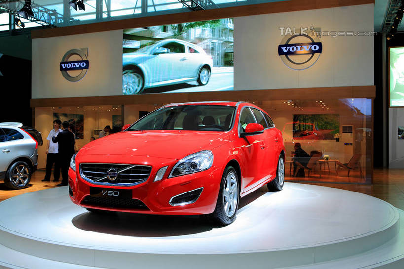 东方人,站,坐,横图,室内,白天,正面,汽车,亚洲,两辆,行人,游客,游人,停靠,阴影,服装,光线,英文,标志,文字,影子,字符,字母,灯光,许多人,注视,黄种人,标识,路人,旅客,车,衣服,红色,白色,交通工具,轿车,观察,看,站着,一群人,展示,服饰,观看,展览,车展,英文字母,察看,衣着,穿着,关注,停泊,载具,衣饰,过客,男人,男性,年轻男性,年轻女性,女人,女性,亚洲人,站立,坐着,半身,彩图,汽车展览,沃尔沃,shwf1,2012浦东国际汽车展览会