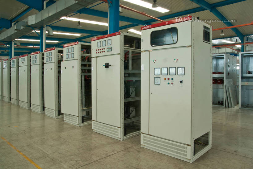 无人,工厂,横图,室内,白天,正面,车间,仪器,柜子,照明,中国,亚洲,一排,许多,整齐,空间,电器,灯光,设备,顶灯,灯,排列,橱柜,灯具,日光灯,照亮,厂房,照明设备,队列,东亚,中华人民共和国,华北地区,电器柜,河北,河北省,冀,秦皇岛,秦皇岛市,彩图,制造厂,shwf1