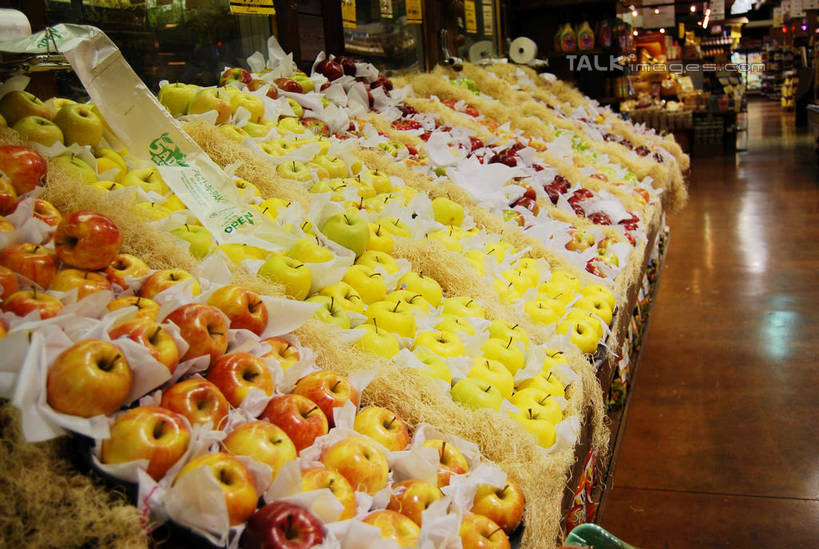 无人,菜场,横图,俯视,室内,白天,购物,消费,苹果,水果,一堆,许多,堆叠,堆积,新鲜,生食,食品,果实,集市,市场,很多,蛇果,食物,金融,有机食品,绿色食品,堆,选购,贸易,红元帅,菜市,彩图,高角度拍摄,菜市场,shxw1