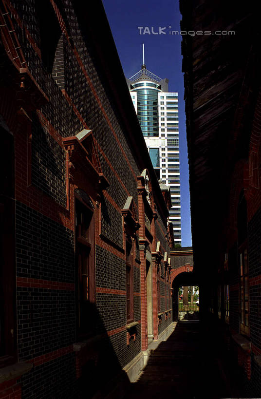 无人,家,高楼大厦,竖图,室外,白天,仰视,度假,美景,城市风光,标志建筑,城市,大厦,地标,建筑,摩天大楼,上海,中国,亚洲,阴影,光线,影子,房屋,屋子,景观,公寓,娱乐,建设,金茂大厦,浦东,洋房,楼房,石库门,住宅,蓝色,蓝天,天空,阳光,天,享受,休闲,景色,放松,晴朗,申,陆家嘴,浦东新区,东亚,上海市,万里无云,中华人民共和国,沪,华东地区,晴空,晴空万里,彩图,低角度拍摄,房子,大楼,高层建筑,高楼,摩天楼,shyj1