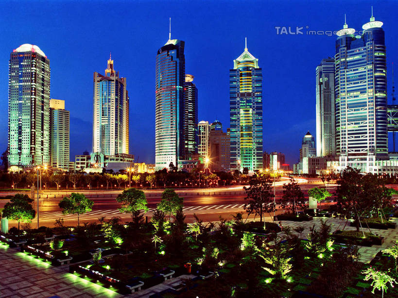 无人,高楼大厦,横图,全景,室外,夜晚,正面,度假,美景,天际线,植物,城市风光,标志建筑,城市,大厦,地标,建筑,路灯,摩天大楼,夜景,照明,上海,中国,亚洲,阴影,光线,影子,景观,灯光,娱乐,建设,浦东,灯,树,树木,蓝色,绿色,蓝天,天空,自然,天,享受,休闲,景色,放松,生长,成长,照亮,申,照明设备,金融中心,陆家嘴,陆家嘴金融贸易区,浦东新区,东亚,上海市,中华人民共和国,沪,华东地区,陆家嘴中心绿地,上海世界金融大厦,上海陆家嘴中心绿地,彩图,大楼,高层建筑,高楼,摩天楼,华夏银行大厦,世界金融大厦,shyj1