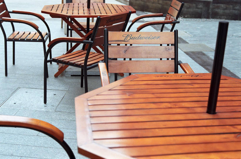 无人,横图,室外,白天,正面,度假,美景,餐桌,桌子,城市风光,城市,椅子,上海,中国,亚洲,阴影,光线,木制,影子,木椅,景观,娱乐,阳光,木制品,享受,休闲,景色,放松,餐台,申,咖啡店,咖啡屋,东亚,上海市,中华人民共和国,沪,华东地区,彩图,咖啡馆,shylt1