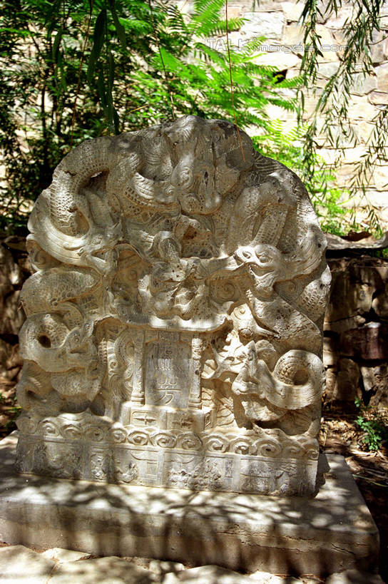 无人,竖图,室外,白天,正面,旅游,度假,石头,名胜古迹,植物,标志建筑,地标,建筑,中国,亚洲,阴影,遗迹,光线,石子,影子,塔,古迹,文物,娱乐,建设,古建筑,宝塔,佛塔,树,树木,绿色,阳光,自然,享受,休闲,旅游胜地,放松,生长,成长,古文明,东亚,宁夏,108塔,银川,首府,中华人民共和国,西北地区,银川市,宁夏回族自治区,宁,浮图,浮屠,石块,彩图,塔婆,浮图塔,浮头,佛图,青铜峡拦河大坝,shzwj1