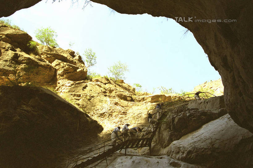 无人,横图,室外,白天,仰视,旅游,度假,石头,美景,山,山脉,植物,中国,亚洲,阴影,光线,石子,影子,景观,山顶,山峰,山峦,娱乐,树,树木,蓝色,绿色,蓝天,天空,阳光,自然,群山,天,享受,休闲,景色,放松,生长,晴朗,成长,自然风光,东亚,库车,天山大峡谷,新疆,万里无云,中华人民共和国,新疆维吾尔自治区,西北地区,颠峰,极峰,石块,晴空,晴空万里,彩图,低角度拍摄,阿克苏地区,库车大峡谷,库车县,新,shzwj1