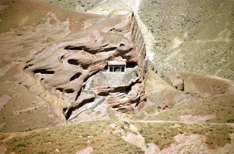 无人,横图,俯视,室外,白天,旅游,度假,石头,美景,名胜古迹,山,山脉,标志建筑,地标,建筑,中国,亚洲,阴影,遗迹,光线,石子,影子,景观,山顶,山峰,山峦,古迹,文物,娱乐,建设,古建筑,阳光,自然,群山,享受,休闲,旅游胜地,景色,放松,自然风光,古文明,东亚,宁夏,沙坡头,中卫,中华人民共和国,西北地区,宁夏回族自治区,宁,中卫市,颠峰,极峰,石块,彩图,高角度拍摄,宁夏中卫寺口风景区,shzwj1