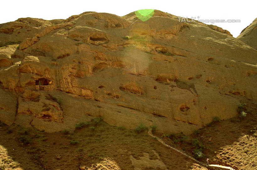 无人,横图,室外,白天,正面,旅游,度假,草地,石头,美景,山,山脉,植物,中国,亚洲,阴影,光线,石子,影子,景观,山顶,山峰,山峦,娱乐,草,蓝色,绿色,蓝天,天空,阳光,自然,群山,天,享受,休闲,景色,放松,晴朗,自然风光,东亚,宁夏,沙坡头,中卫,万里无云,中华人民共和国,西北地区,宁夏回族自治区,宁,中卫市,颠峰,极峰,石块,晴空,晴空万里,彩图,宁夏中卫寺口风景区,shzwj1