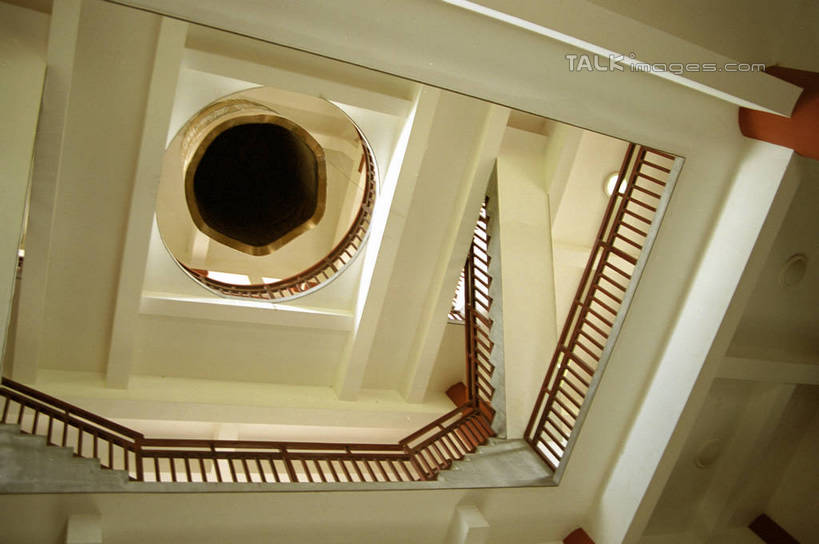 无人,家,栏杆,横图,室内,白天,仰视,石林,别墅,家具,楼梯,装修,建筑,昆明,中国,欧式,亚洲,装饰,扶手,房屋,阶梯,屋子,公寓,豪华,建设,现代,装潢,洋房,护栏,楼房,云南,台阶,住宅,室内装潢,样板房,明亮,舒适,家居装潢,房屋设计,地中海风格,古典风格,简约风格,室内设计,宽敞,昆明市,东亚,云南省,中华人民共和国,省会,西南地区,样板房装潢,滇,石林县,石林彝族自治县,设计,螺旋状,彩图,低角度拍摄,螺旋形,螺旋形状,螺旋型,房子,shzwj1