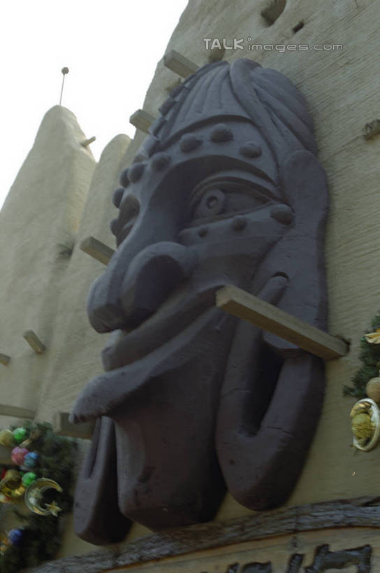 无人,游乐园,竖图,室外,白天,仰视,度假,石头,美景,城市风光,城市,游乐场,雕塑,深圳,中国,亚洲,艺术,装饰,雕刻,雕像,石子,景观,娱乐,工艺品,享受,休闲,景色,放松,纪念,美术,主题,陈列,世界之窗,东亚,广东,广东省,中华人民共和国,华南地区,功能,美学,粤,乐园,深圳市,主题公园,石块,彩图,低角度拍摄,人造公园,主题乐园,南山区,shzwj1