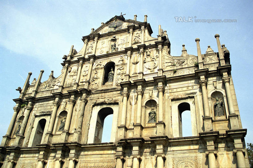 无人,横图,室外,白天,仰视,旅游,度假,石头,标志建筑,地标,建筑,雕塑,澳门,中国,亚洲,阴影,艺术,装饰,光线,雕刻,雕像,石子,影子,墙,云,云朵,云彩,娱乐,建设,墙壁,墙面,蓝色,白云,蓝天,天空,阳光,工艺品,天,享受,休闲,旅游胜地,放松,晴朗,纪念,美术,主题,陈列,东亚,大三巴牌坊,港澳台,中华人民共和国,功能,美学,澳门特别行政区,澳,石块,晴空,彩图,低角度拍摄,shzwj1