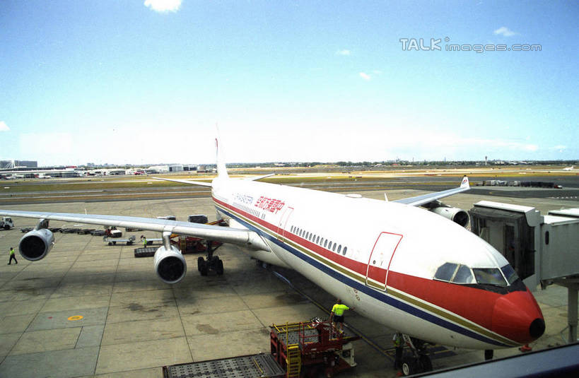 无人,机场,横图,室外,白天,正面,度假,美景,城市风光,城市,飞机,飞机场,加拿大,阴影,光线,影子,景观,云,云朵,交通,云彩,娱乐,航空,蓝色,白云,蓝天,天空,阳光,停机坪,交通工具,天,享受,休闲,景色,放松,运输,晴朗,北美,客机,北美洲,载具,美洲,新斯科舍,北亚美利加洲,亚美利加洲,新斯科舍省,晴空,彩图,悉尼机场,诺省,斯高沙省,新省,新斯高沙省,新斯科细亚省,道格拉斯麦克柯迪悉尼机场,悉尼市,shzwj1