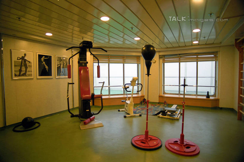 无人,健身房,横图,室内,白天,正面,度假,美景,窗户,城市风光,城市,船,照明,上海,中国,亚洲,阴影,反射,光线,影子,景观,灯光,游艇,娱乐,运动器械,虹口区,顶灯,玻璃窗,灯,灯具,交通工具,享受,休闲,健身器械,景色,放松,照亮,申,照明设备,载具,健身器材,东亚,上海市,中华人民共和国,沪,华东地区,彩图,健身馆,上海国际客运中心,东大名路,运动器材,跑步机,shzwj1