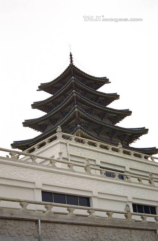 无人,寺庙,竖图,室外,白天,仰视,旅游,度假,名胜古迹,标志建筑,地标,建筑,庆州,韩国,亚洲,节日,遗迹,瓦片,屋顶,燃烧,顶棚,瓦,古迹,文化,文物,娱乐,建设,古建筑,香火,庙宇,祈祷,享受,休闲,健康,旅游胜地,放松,许愿,宗教,建造,信仰,纪念,祈求,古文明,东亚,屋瓦,大韩民国,庆尚北道,庆州市,平安,彩图,低角度拍摄,庙,寺,道,shzwj1