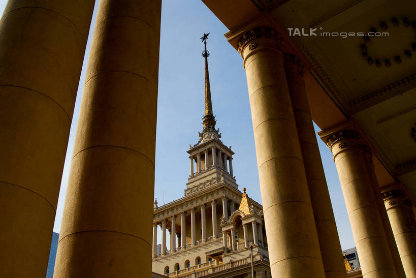 无人,横图,室外,白天,仰视,度假,美景,城市风光,标志建筑,城市,地标,建筑,上海,中国,亚洲,阴影,光线,影子,景观,建筑群,娱乐,建设,蓝色,蓝天,天空,阳光,天,享受,休闲,景色,放松,晴朗,申,展览馆,上海展览中心,东亚,静安区,上海市,万里无云,中华人民共和国,沪,华东地区,晴空,晴空万里,彩图,低角度拍摄,shzxz1