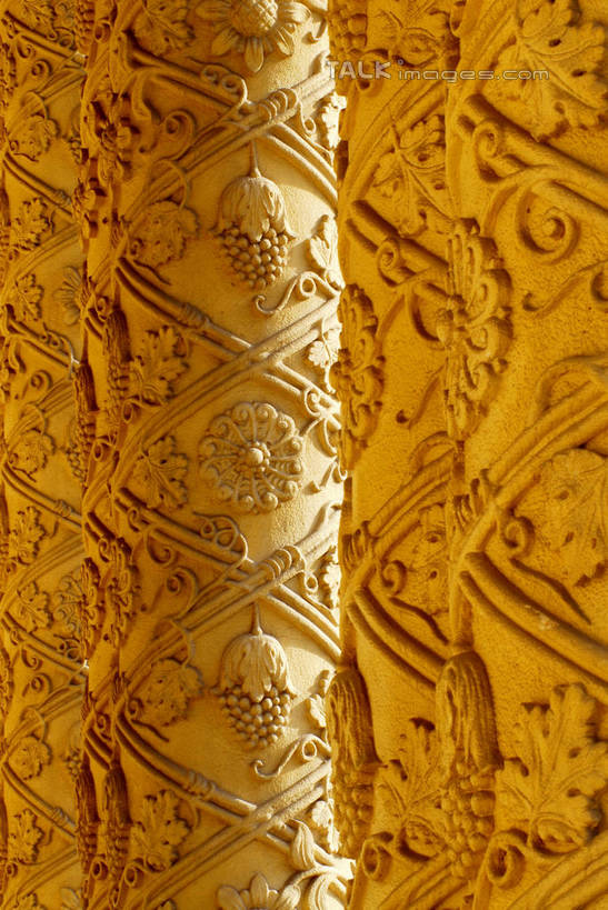 无人,竖图,室外,特写,白天,正面,度假,绘画,美景,城市风光,城市,静物,雕塑,上海,中国,亚洲,艺术,装饰,雕刻,雕像,浮雕,景观,文化,娱乐,工艺品,享受,休闲,金色,景色,放松,纪念,美术,申,富贵,主题,陈列,上海展览中心,东亚,忠诚,静安区,上海市,中华人民共和国,沪,华东地区,功能,美学,富丽,名誉,荣华,画画,彩图,shzxz1