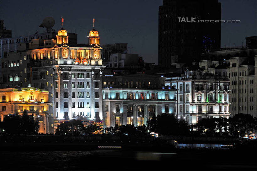 无人,高楼大厦,横图,全景,彩色,室外,夜晚,正面,度假,河流,美景,水,天际线,城市风光,标志建筑,城市,大厦,地标,建筑,摩天大楼,霓虹灯,上海,中国,亚洲,阴影,光线,影子,河水,景观,水流,建筑群,灯光,七彩,娱乐,光源,建设,黄浦江,霓虹,灯,外滩,享受,休闲,景色,放松,申,照明设备,黄浦区,东亚,浦东发展银行大楼,上海海关大楼,海关大楼,中山东一路,上海市,中华人民共和国,沪,华东地区,氖灯,彩图,大楼,高层建筑,高楼,摩天楼,黄埔滩,上海外滩,外黄埔滩,shzxz1