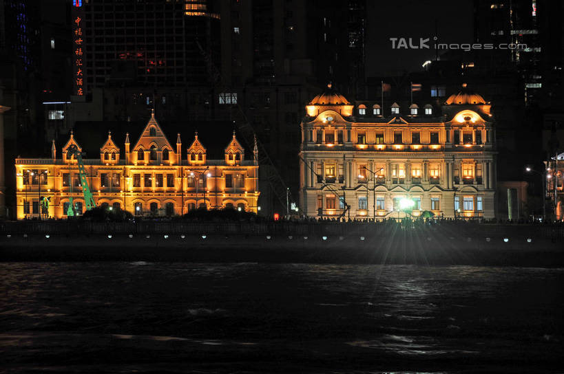 无人,高楼大厦,横图,全景,彩色,室外,夜晚,正面,度假,河流,美景,水,天际线,城市风光,标志建筑,城市,大厦,地标,建筑,摩天大楼,霓虹灯,上海,中国,亚洲,阴影,光线,影子,河水,景观,水流,建筑群,灯光,七彩,娱乐,光源,建设,黄浦江,霓虹,灯,外滩,享受,休闲,景色,放松,申,照明设备,黄浦区,东亚,浦东发展银行大楼,上海海关大楼,海关大楼,中山东一路,上海市,中华人民共和国,沪,华东地区,氖灯,彩图,大楼,高层建筑,高楼,摩天楼,黄埔滩,上海外滩,外黄埔滩,shzxz1