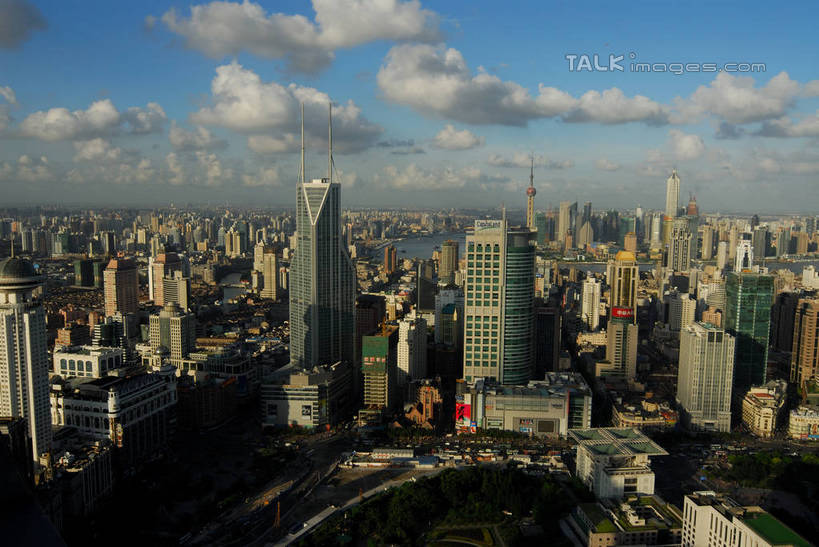 无人,博物馆,高楼大厦,横图,全景,俯视,航拍,室外,白天,度假,美景,天际线,城市风光,标志建筑,城市,大厦,地标,建筑,剧院,摩天大楼,上海,中国,亚洲,阴影,研究,光线,影子,景观,云,云朵,建筑群,教育,云彩,娱乐,建设,蓝色,白云,蓝天,天空,阳光,人民广场,天,享受,休闲,景色,放松,上海城市规划馆,晴朗,展览,申,鸟瞰,欣赏,陈列,黄浦区,东亚,上海城市规划展示馆,上海市,中华人民共和国,沪,华东地区,典藏,上海人民广场,晴空,彩图,高角度拍摄,大楼,高层建筑,高楼,剧场,摩天楼,shzxz1