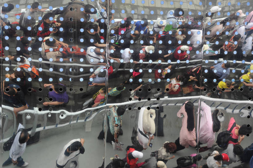 东方人,站,横图,俯视,室外,白天,度假,美景,窗户,城市风光,城市,上海,中国,亚洲,行人,游客,游人,服装,景观,许多人,休闲装,黄种人,娱乐,路人,旅客,玻璃窗,衣服,站着,一群人,享受,休闲,休闲服,上海世博馆,世博馆,上海世博会,世博,世博会,景色,放松,服饰,展览,申,东亚,世博园,世界博览会,上海市,中华人民共和国,沪,华东地区,过客,展览会,男人,男性,年轻男性,年轻女性,女人,女性,亚洲人,站立,半身,彩图,高角度拍摄,万国博览会,博览会,shzxz1