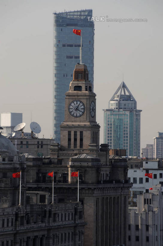 无人,宾馆,家,高楼大厦,竖图,全景,室外,白天,正面,度假,美景,天际线,城市风光,标志建筑,城市,大厦,地标,建筑,酒店,摩天大楼,旗帜,国旗,上海,中国,亚洲,时间,时钟,房屋,屋子,景观,公寓,计时,娱乐,建设,虹口区,洋房,楼房,五星红旗,住宅,天空,钟表,天,享受,休闲,表,景色,放松,旅社,申,黄浦区,中国国旗,东亚,上海海关大楼,海关大楼,中山东一路,上海市,上海海泰大酒店,中华人民共和国,沪,华东地区,塔钟,旗,钟,彩图,房子,大楼,高层建筑,高楼,客店,客栈,旅店,旅馆,摩天楼,红地五星旗,中华人民共和国国旗,商旅,四平路,shzxz1