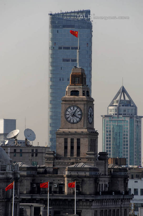 无人,宾馆,家,高楼大厦,竖图,全景,室外,白天,正面,度假,美景,天际线,城市风光,标志建筑,城市,大厦,地标,建筑,酒店,摩天大楼,旗帜,国旗,上海,中国,亚洲,时间,时钟,房屋,屋子,景观,公寓,计时,娱乐,建设,虹口区,洋房,楼房,五星红旗,住宅,天空,钟表,天,享受,休闲,表,景色,放松,旅社,申,黄浦区,中国国旗,东亚,上海海关大楼,海关大楼,中山东一路,上海市,上海海泰大酒店,中华人民共和国,沪,华东地区,塔钟,旗,钟,彩图,房子,大楼,高层建筑,高楼,客店,客栈,旅店,旅馆,摩天楼,红地五星旗,中华人民共和国国旗,商旅,四平路,shzxz1