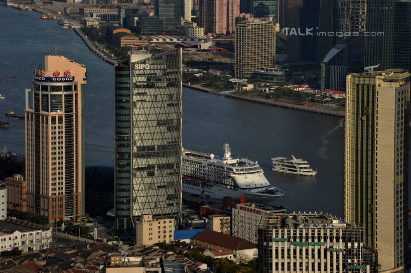 无人,家,高楼大厦,横图,全景,俯视,航拍,室外,白天,度假,河流,美景,水,天际线,植物,城市风光,标志建筑,城市,大厦,地标,建筑,轮船,摩天大楼,船,上海,中国,亚洲,阴影,光线,影子,房屋,屋子,河水,景观,水流,公寓,娱乐,建设,虹口区,洋房,楼房,住宅,树,树木,绿色,阳光,自然,交通工具,享受,休闲,景色,放松,生长,成长,申,鸟瞰,载具,东亚,上海市,中华人民共和国,沪,华东地区,彩图,高角度拍摄,房子,大楼,高层建筑,高楼,摩天楼,上海国际客运中心,东大名路,shzxz1