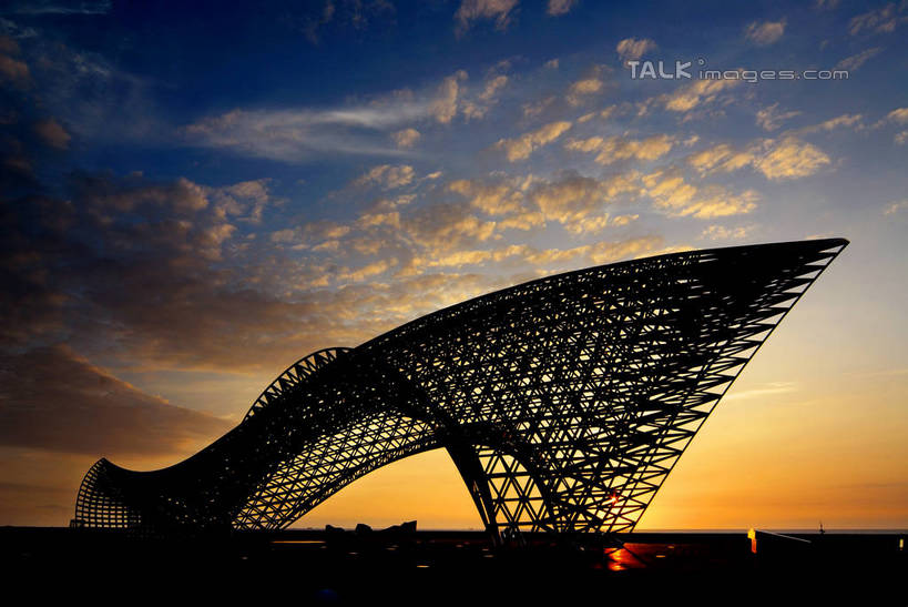 无人,横图,室外,白天,正面,度假,美景,日落,城市风光,城市,雕塑,上海,中国,亚洲,阴影,艺术,装饰,光线,雕刻,雕像,影子,景观,晚霞,霞光,落日,背光,娱乐,浦东,阳光,黄昏,工艺品,享受,休闲,景色,彩霞,放松,纪念,临港新城,滴水湖,美术,申,主题,逆光,陈列,浦东新区,东亚,上海市,南汇嘴观海公园,中华人民共和国,沪,华东地区,功能,美学,夕照,薄暮,夕阳,彩图,傍晚,斜阳,shzxz1