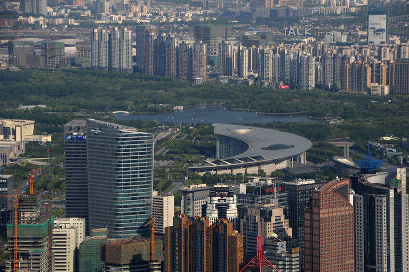 无人,家,高楼大厦,横图,全景,俯视,航拍,室外,白天,度假,技术,美景,天际线,植物,城市风光,标志建筑,城市,大厦,道路,地标,建筑,路,摩天大楼,公路,上海,中国,亚洲,阴影,研究,光线,科学,影子,房屋,屋子,景观,公寓,交通,教育,娱乐,建设,浦东,洋房,楼房,住宅,树,树木,绿色,阳光,自然,享受,休闲,景色,放松,上海科技馆,生长,成长,展览,申,鸟瞰,欣赏,科技馆,陈列,浦东新区,世纪大道,东亚,上海市,中华人民共和国,沪,华东地区,马路,彩图,高角度拍摄,房子,大楼,高层建筑,高楼,摩天楼,科学技术馆,shzxz1