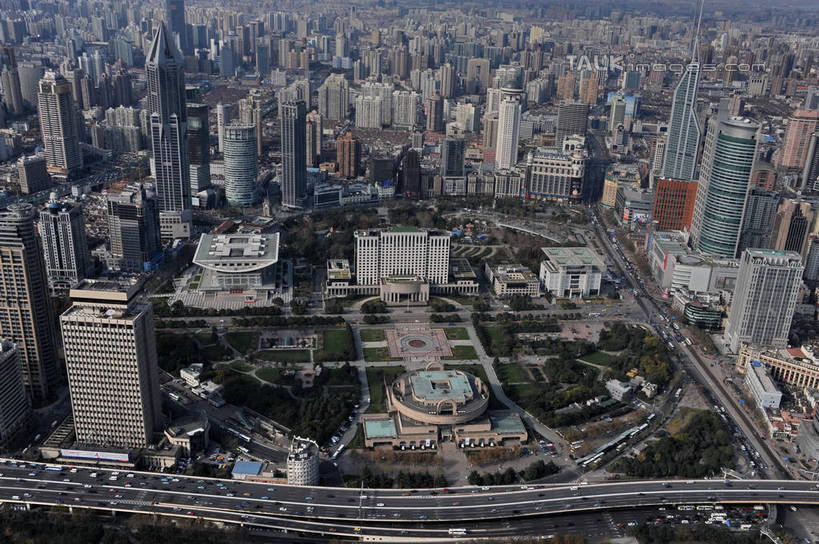 无人,家,高楼大厦,横图,全景,俯视,航拍,室外,白天,度假,草地,草坪,美景,天际线,植物,城市风光,标志建筑,城市,大桥,大厦,道路,地标,建筑,立交桥,路,摩天大楼,桥梁,公路,上海,中国,亚洲,阴影,光线,影子,房屋,屋子,景观,高架,公寓,桥,交通,娱乐,建设,洋房,楼房,住宅,草,树,树木,绿色,阳光,自然,人民广场,享受,休闲,景色,放松,生长,成长,申,鸟瞰,高架桥,黄浦区,东亚,上海市,高架道路,跨线桥,中华人民共和国,沪,华东地区,上海人民广场,立体交叉桥,马路,彩图,高角度拍摄,房子,大楼,高层建筑,高楼,摩天楼,上海市人民政府,人民大道,枢纽立交,系统立交桥,shzxz1