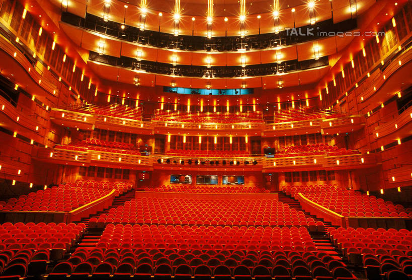无人,横图,室内,白天,正面,旅游,度假,时尚,兴奋,热情,标志建筑,地标,建筑,剧院,椅子,照明,上海,中国,亚洲,一排,许多,阴影,整齐,并列,并排,光线,影子,灯光,水晶,很多,开放,娱乐,观众席,建设,吊灯,水晶灯,座位,灯,排列,红色,灯具,人民广场,享受,休闲,健康,温暖,旅游胜地,奔放,放松,活力,积极,激情,上海大剧院,朝气,华丽,暖色,照亮,吉祥,申,生命,照明设备,队列,高贵,水晶吊灯,平行,饱满,黄浦区,东亚,上海市,中华人民共和国,沪,华东地区,水晶制品,富丽,革命,热烈,赤色,充实,斗志,喜气,主动,华美,上海人民广场,彩图,欢乐,剧场,水晶石,位子,shzxz1