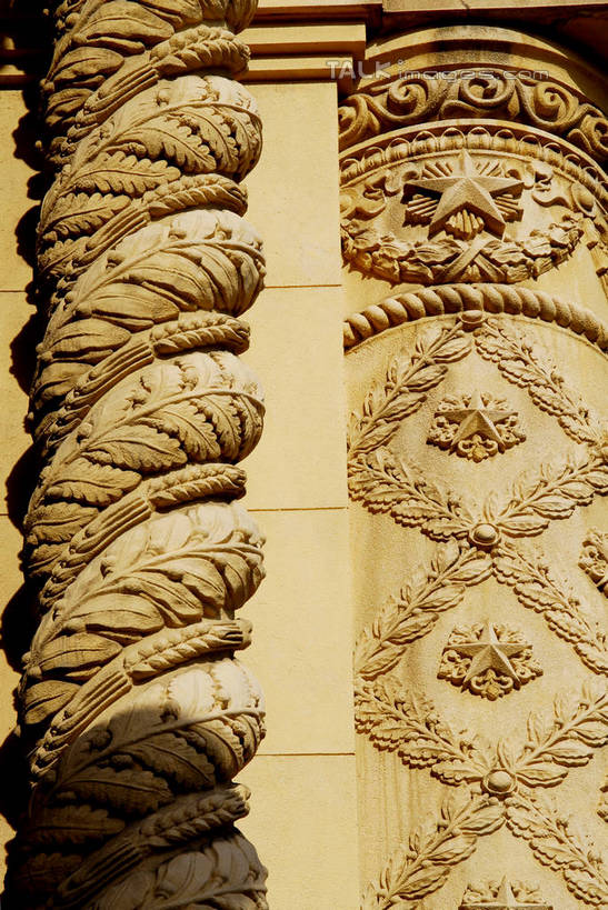 无人,博物馆,竖图,室外,白天,正面,旅游,度假,标志建筑,地标,建筑,雕塑,上海,中国,亚洲,研究,艺术,装饰,雕刻,雕像,柱子,教育,娱乐,建设,浦东,工艺品,享受,休闲,旅游胜地,放松,纪念,展览,美术,申,欣赏,主题,陈列,浦东新区,东亚,上海市,中华人民共和国,沪,华东地区,功能,美学,上海浦东展览馆,典藏,图腾柱,彩图,shzxz1