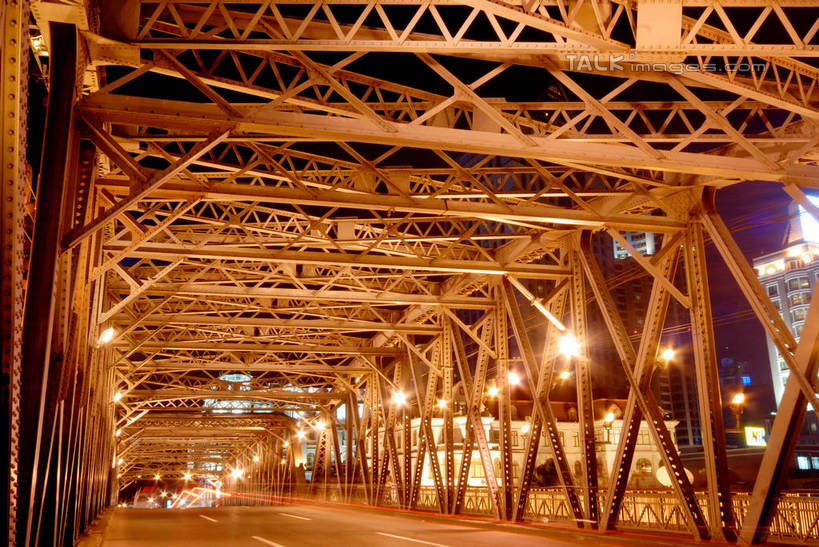 无人,高楼大厦,横图,室外,夜晚,正面,长时间曝光,度假,美景,城市风光,标志建筑,城市,大厦,道路,地标,建筑,路,路灯,摩天大楼,夜景,公路,照明,上海,中国,亚洲,一排,阴影,朦胧,模糊,整齐,光线,影子,景观,灯光,分界线,停车线,交通,娱乐,建设,灯,排列,外滩,享受,休闲,景色,放松,车行道,车行道分界线,照亮,申,照明设备,队列,标线,曝光,浦西,苏州河,外白渡桥,东亚,车行线,上海市,中华人民共和国,沪,华东地区,马路,彩图,大楼,高层建筑,高楼,摩天楼,花园桥,威尔斯桥,shzxz1