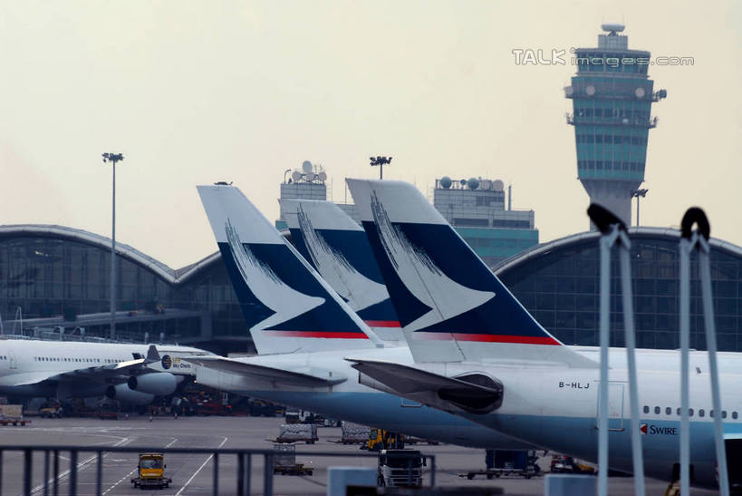 无人,机场,横图,室外,白天,正面,度假,美景,城市风光,城市,飞机,飞机场,香港,中国,亚洲,阴影,光线,影子,景观,交通,娱乐,航空,蓝色,蓝天,天空,阳光,停机坪,交通工具,天,享受,休闲,景色,放松,运输,晴朗,港,客机,载具,东亚,香港国际机场,万里无云,香港特别行政区,港澳台,中华人民共和国,香港赤鱲角国际机场,晴空,晴空万里,彩图,shzxz1