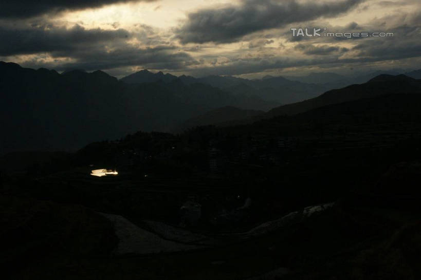 无人,横图,俯视,室外,白天,旅游,度假,美景,日落,山,山脉,中国,亚洲,阴影,光线,影子,景观,山峰,晚霞,霞光,落日,灯光,山峦,背光,娱乐,浙江,浙江省,自然,黄昏,群山,享受,休闲,景色,彩霞,放松,自然风光,逆光,东亚,永嘉,中华人民共和国,华东地区,浙,茗岙,温州,温州市,夕照,薄暮,夕阳,彩图,高角度拍摄,傍晚,茗岙乡,永嘉县,斜阳,shzyn1