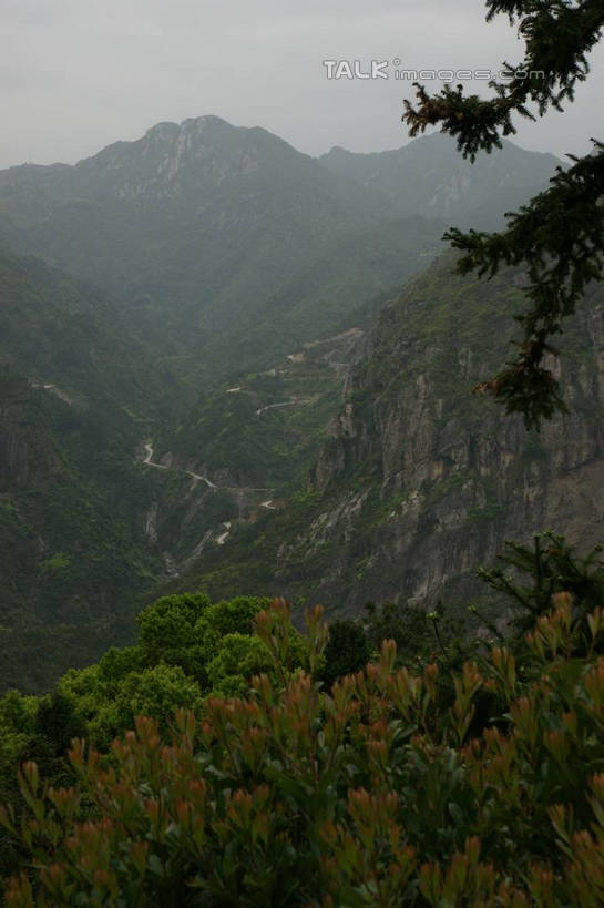 无人,竖图,俯视,室外,白天,旅游,度假,石头,美景,森林,山,山脉,树林,植物,楠溪江,中国,亚洲,石子,景观,山峰,山峦,娱乐,浙江,树,树木,浙江省,绿色,天空,自然,群山,天,享受,休闲,景色,放松,生长,成长,自然风光,东亚,永嘉,中华人民共和国,华东地区,浙,温州,温州市,石块,岩石,彩图,高角度拍摄,永嘉县,shzyn1